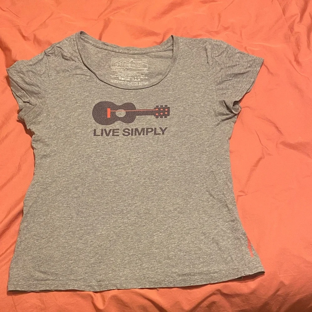 Patagonia Gray Short Sleeve Tee with Guitar Graphic - Picture 1 of 3